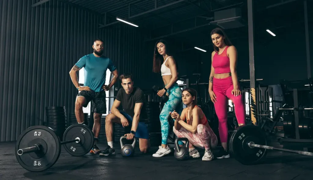 gruppo di atleti in palestra